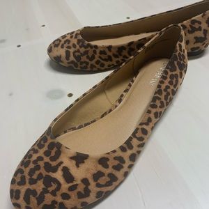 Women’s cheetah print flats